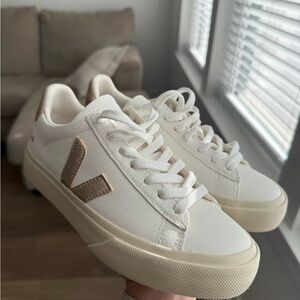 Woman’s Veja sneakers
